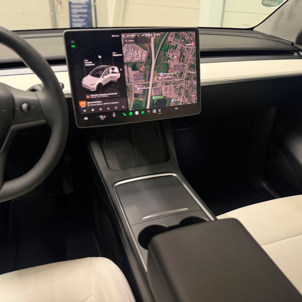 Tesla Model Y Long Range AWD 5d