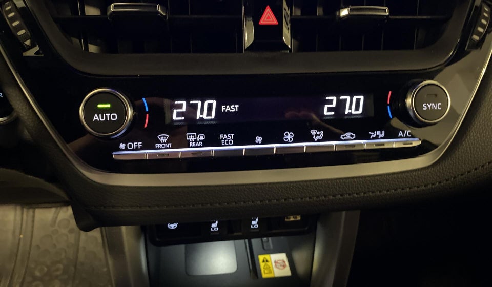 Toyota Corolla Cross 2,0 Hybrid Style CVT 5d