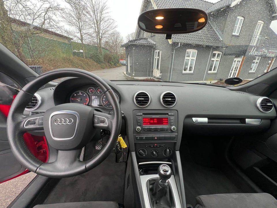 Audi A3 1,6 TDi Attraction Cabriolet 2d