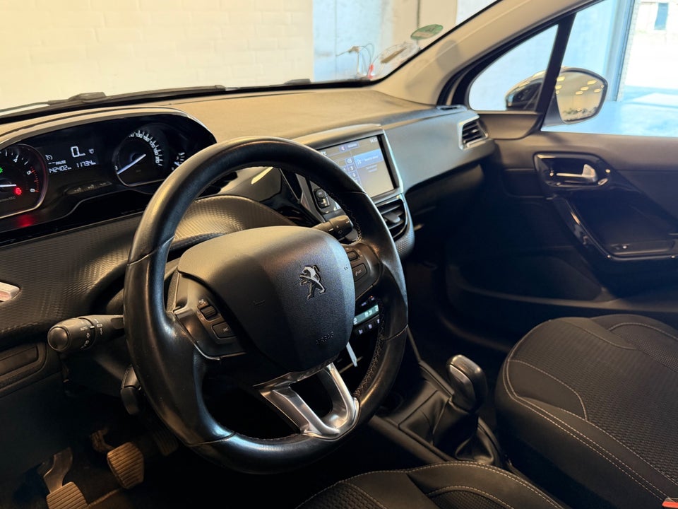 Peugeot 208 1,6 BlueHDi 100 Desire 5d