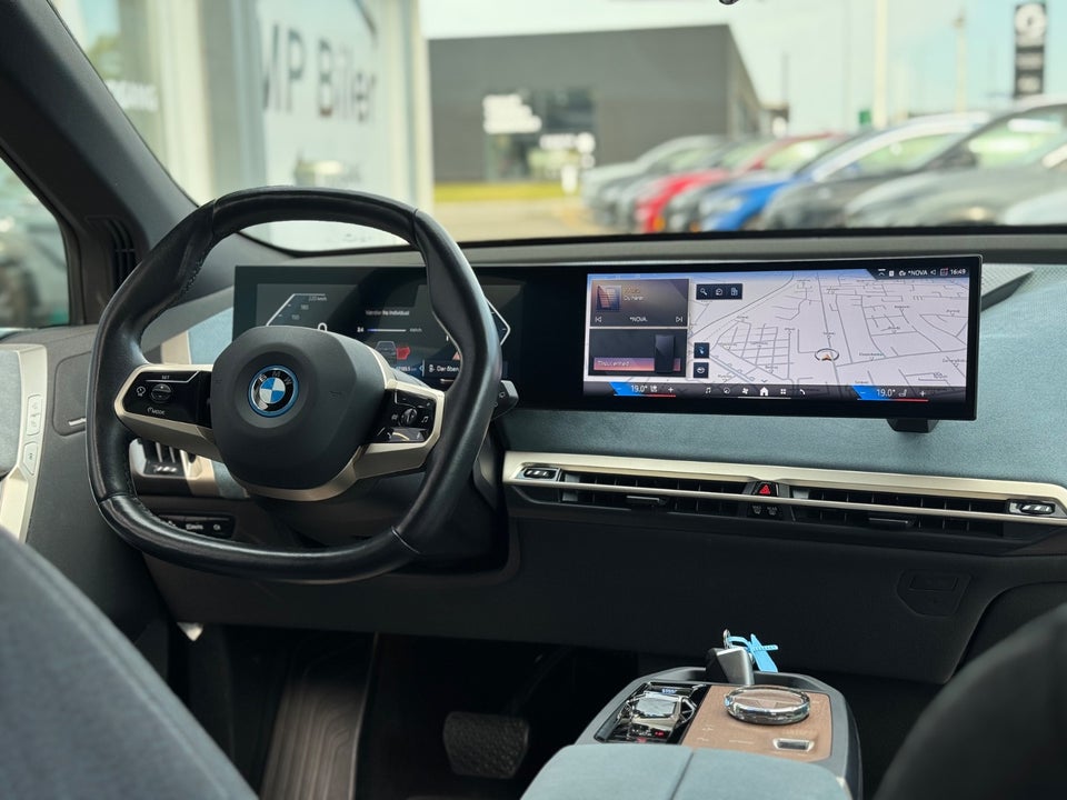 BMW iX xDrive40 Sport 5d