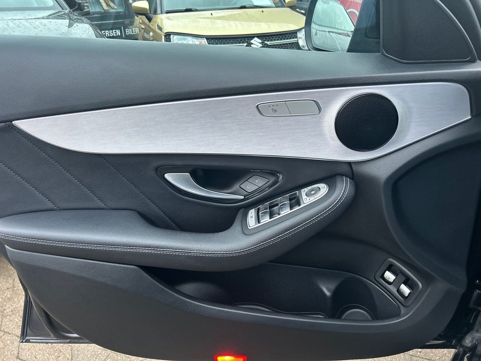 Mercedes C300 e 2,0 AMG Line Night Edition stc. aut. 5d