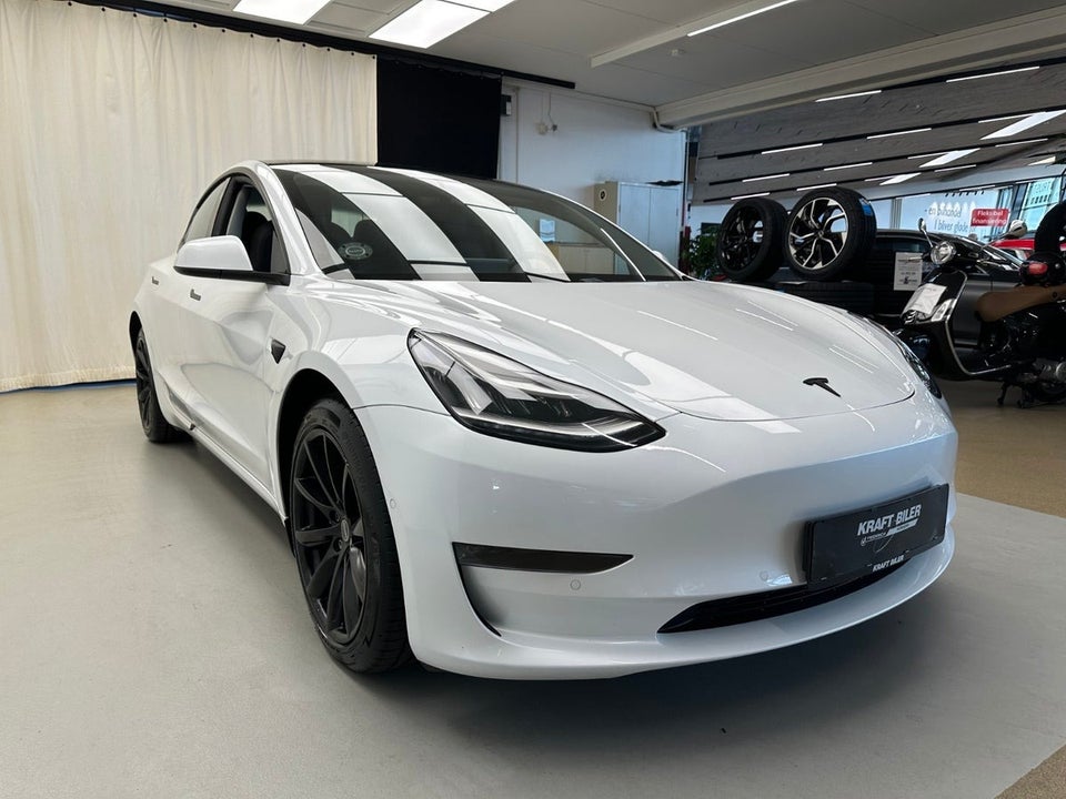 Tesla Model 3 Long Range AWD 4d