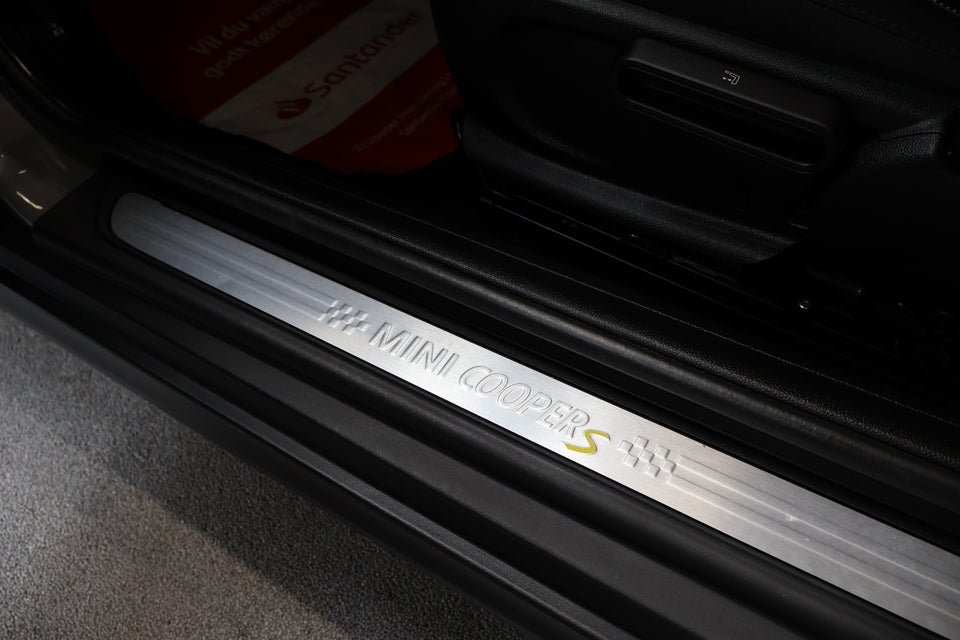 MINI Cooper SE Essential 3d