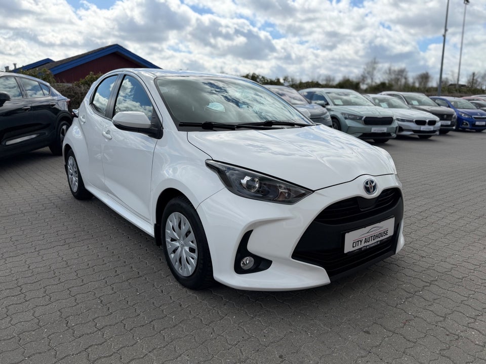 Toyota Yaris 1,5 Hybrid H3 e-CVT 5d