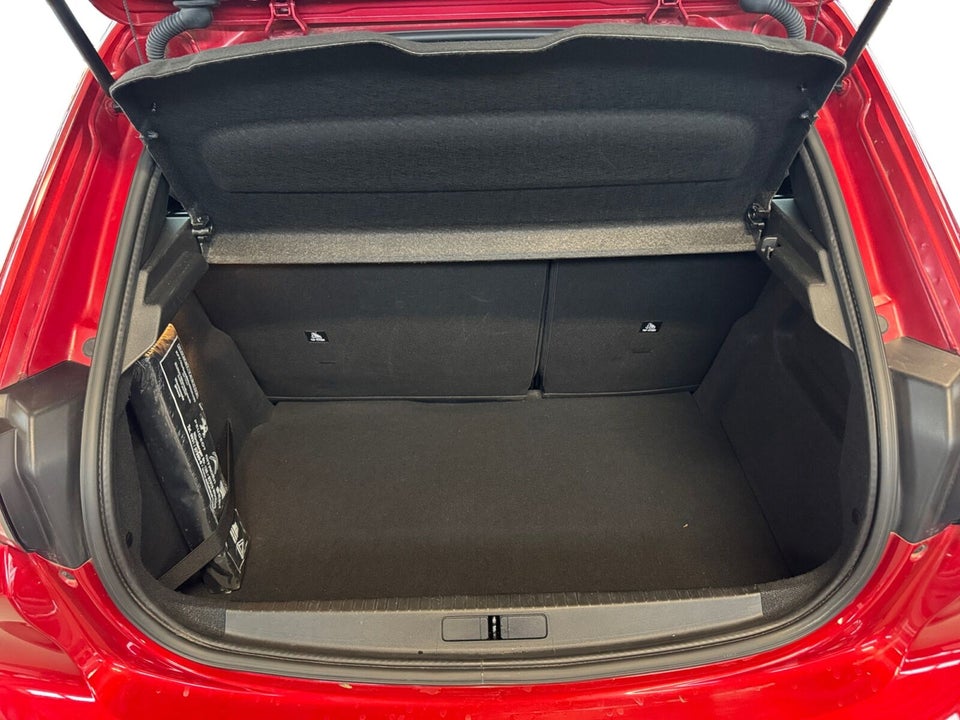 Peugeot e-208 50 GT 5d