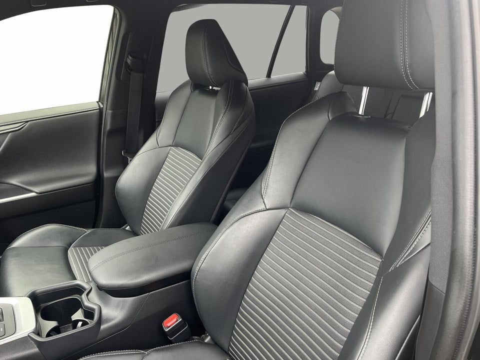 Toyota RAV4 2,5 Hybrid Black Edition MDS 5d