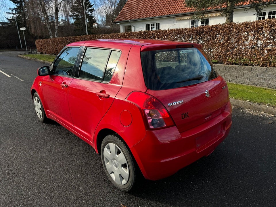 Suzuki Swift 1,3 DDiS GLX 5d