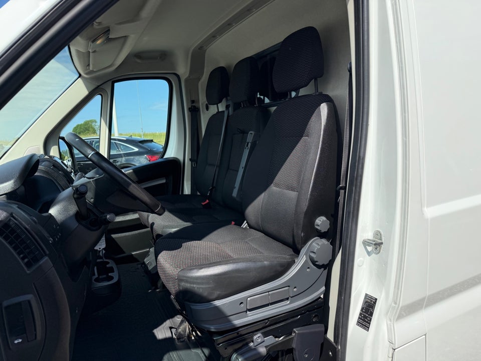 Peugeot Boxer 435 2,2 BlueHDi 165 L3H2 Premium