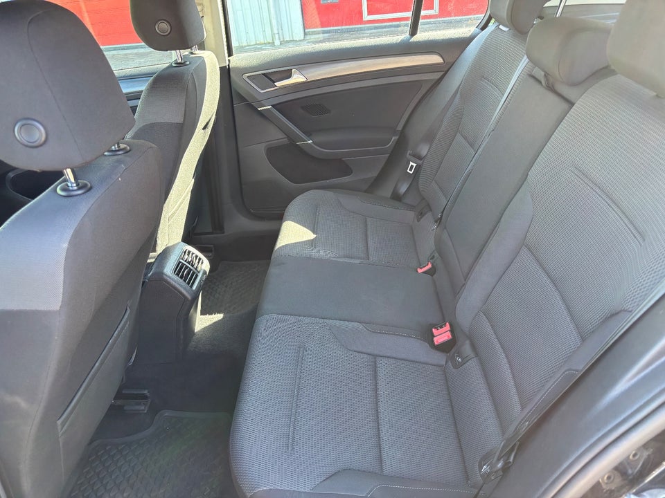 VW Golf VII 1,5 TSi 130 Comfortline DSG 5d