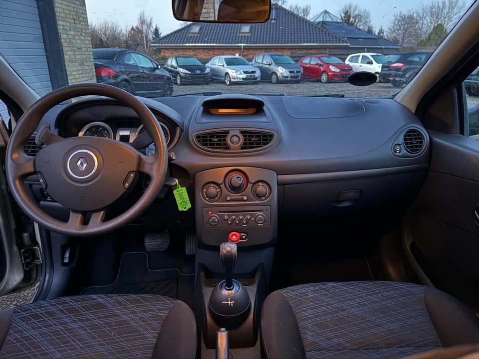 Renault Clio III 1,2 16V Authentique BeatUp aut. 5d