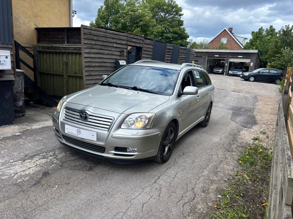 Toyota Avensis 1,8 VVT-i Elegance stc. 5d