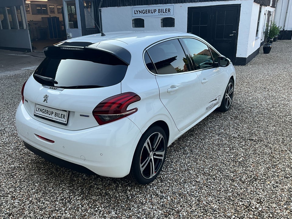 Peugeot 208 1,6 BlueHDi 100 Desire 5d