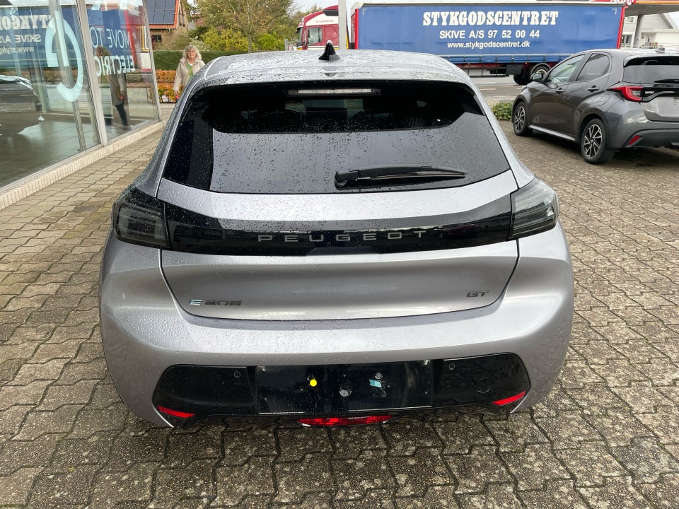 Peugeot e-208 50 GT 5d