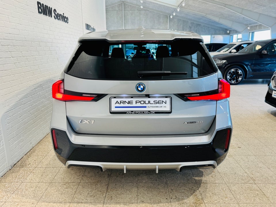 BMW iX1 xDrive30 Fully Charged M-Sport 5d