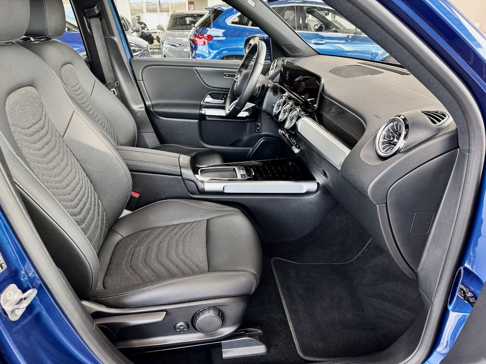 Mercedes EQB250+ Progressive 5d