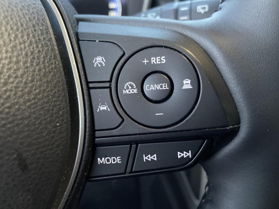 Toyota Corolla Cross 2,0 Hybrid Active CVT 5d