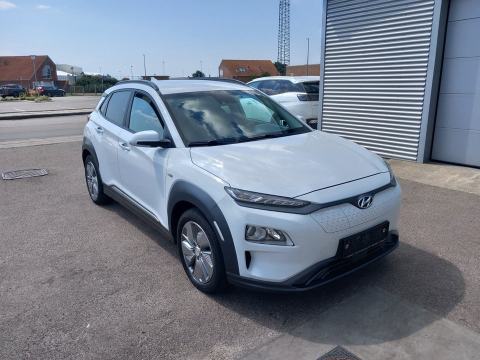 Hyundai Kona 64 EV Essential 5d