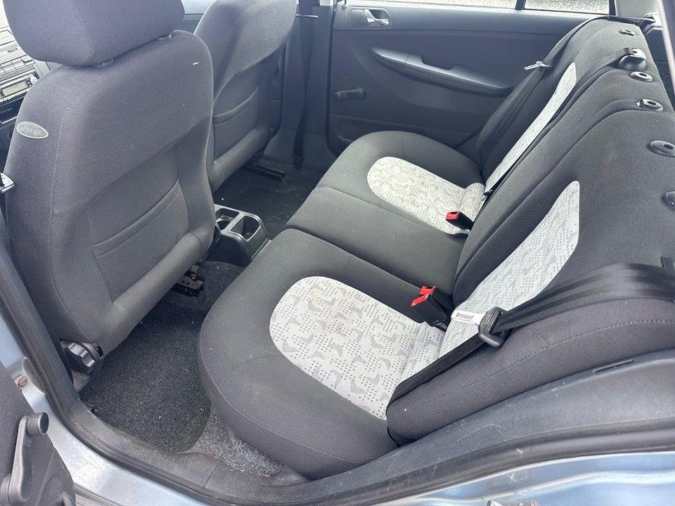 Skoda Fabia 1,4 16V 75 Ambiente Combi 5d
