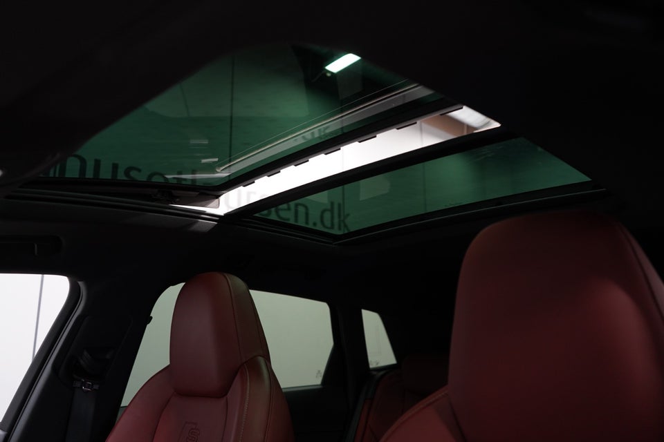 Audi e-tron S quattro 5d