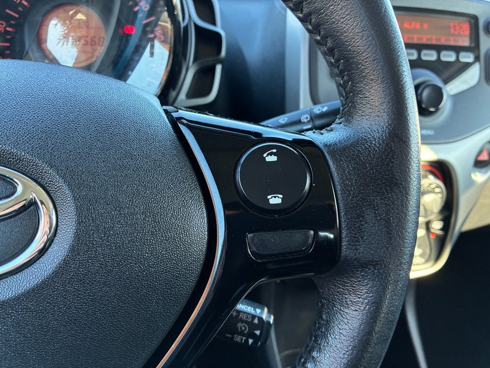 Toyota Aygo 1,0 VVT-i x-play 5d