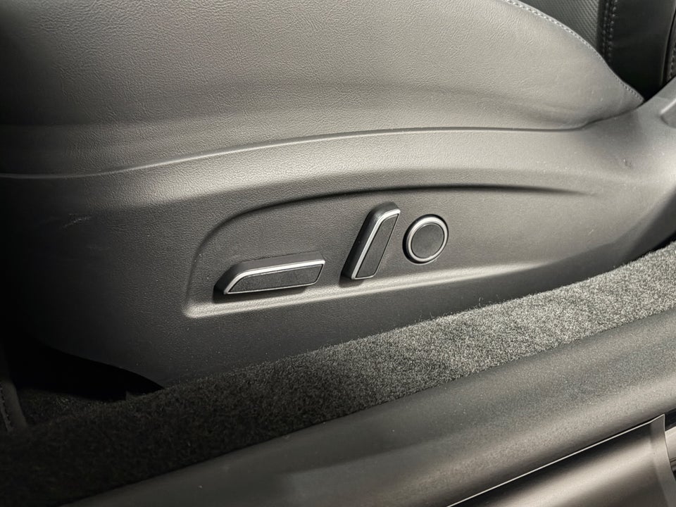 Tesla Model 3 Long Range AWD 4d