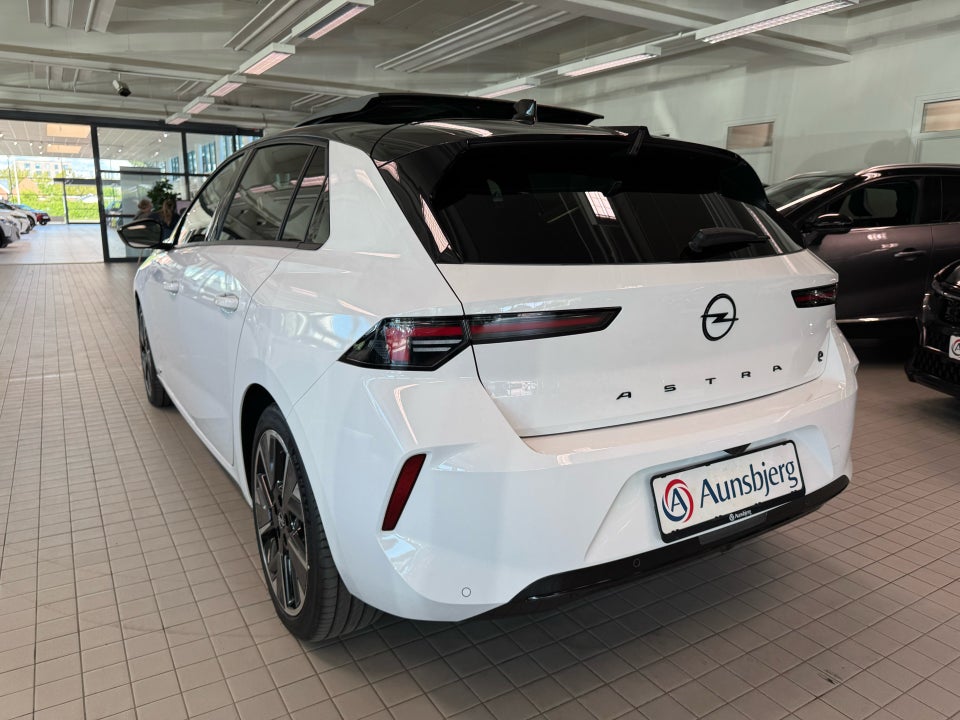Opel Astra-e 54 Ultimate 5d