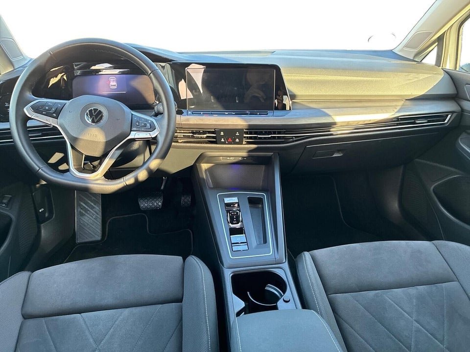 VW Golf VIII 1,4 eHybrid DSG 5d