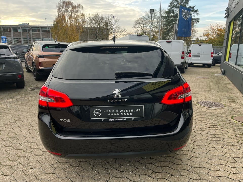 Peugeot 308 1,2 PureTech 130 Selection Sky SW EAT8 5d