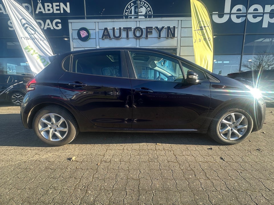 Peugeot 208 1,2 VTi 82 More+ 5d