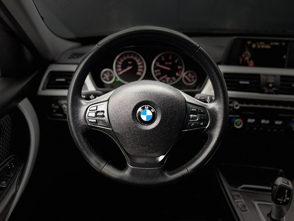 BMW 320d 2,0 Touring Advantage aut. 5d