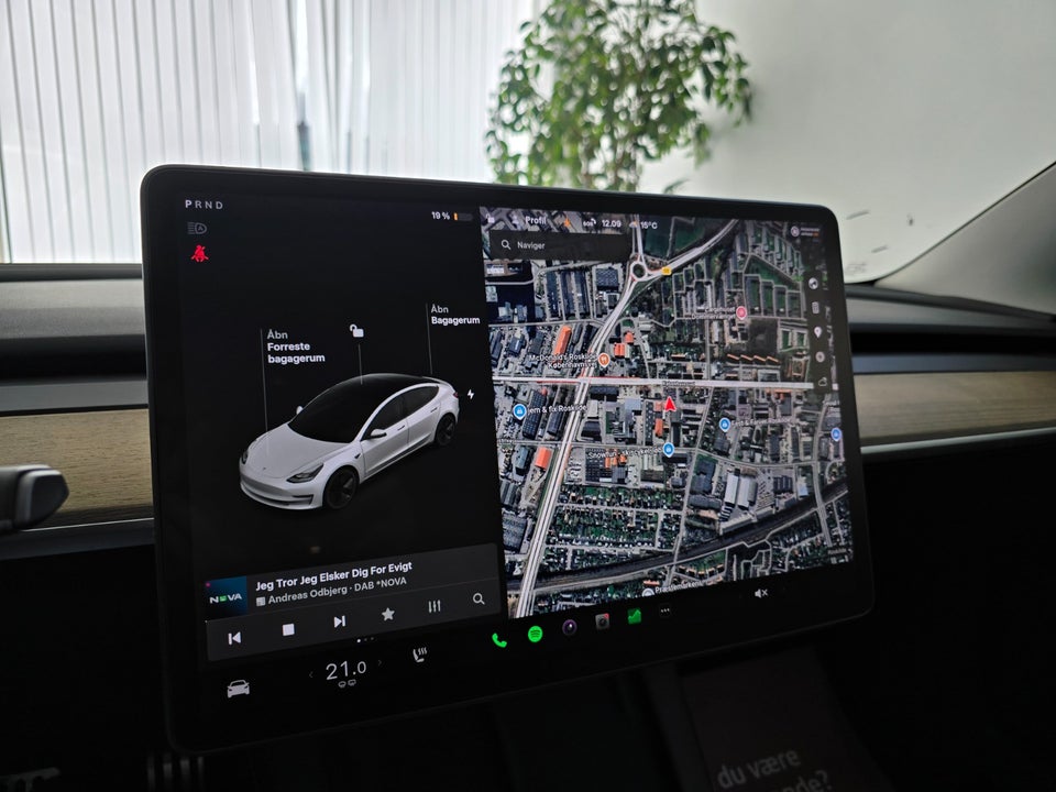 Tesla Model 3 Standard Range+ RWD 4d