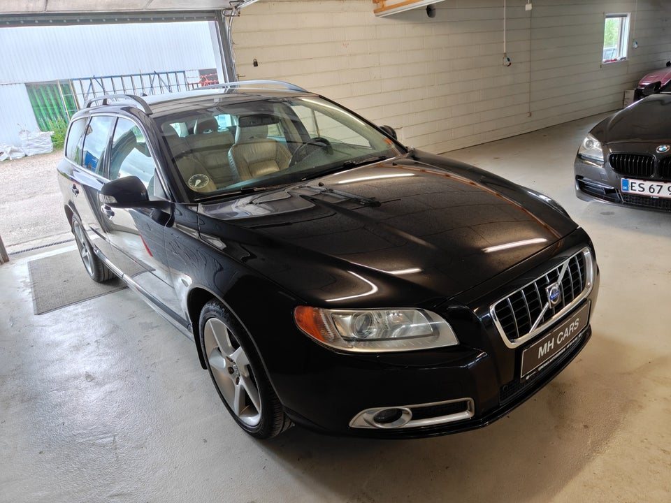 Volvo V70 2,5 T Momentum aut. 5d