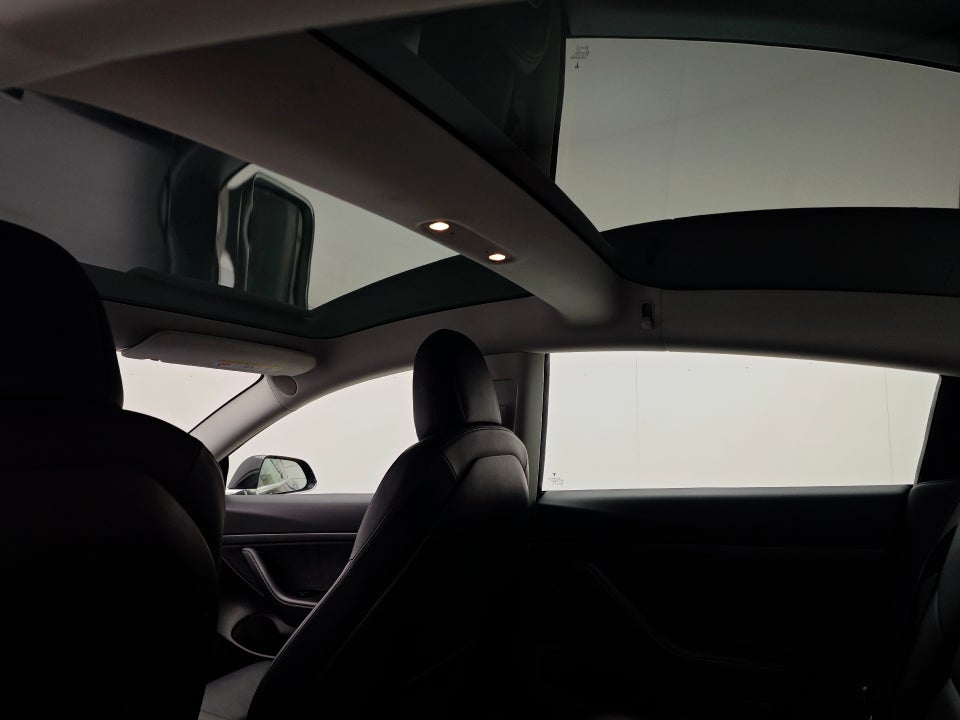 Tesla Model 3 Standard Range+ RWD 4d