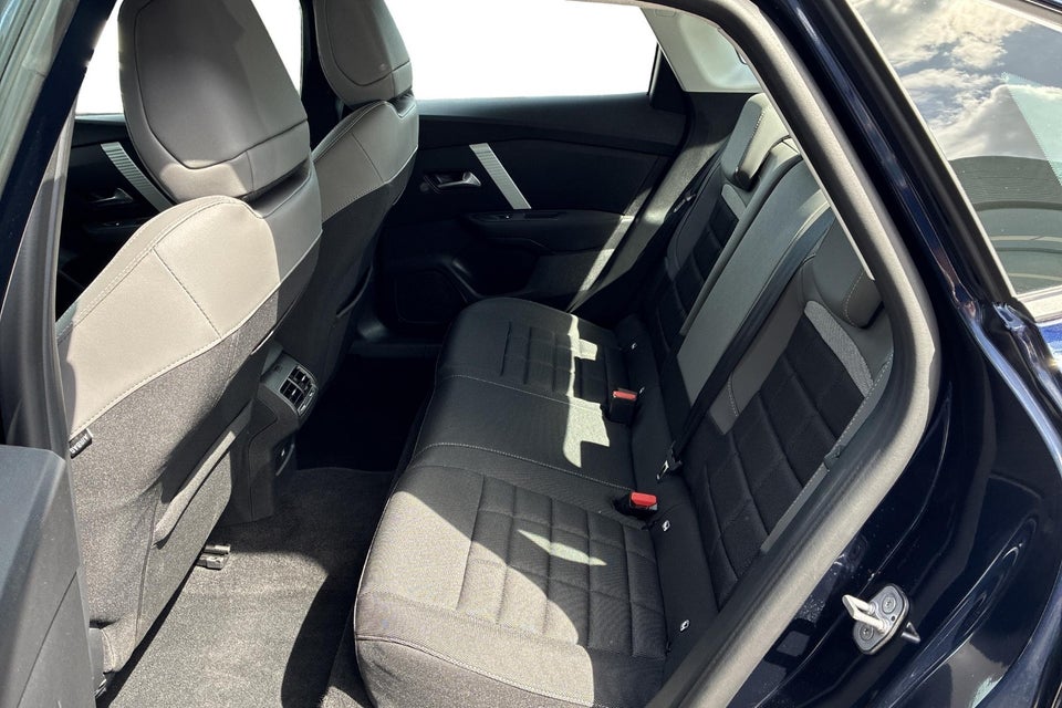 Citroën ë-C4 X 54 Plus 4d