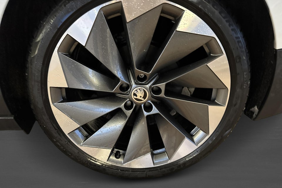 Skoda Enyaq 80 iV Lodge 5d