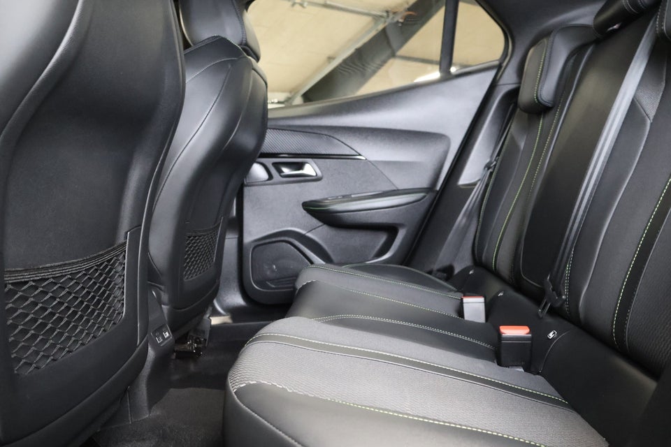 Peugeot e-2008 54 GT 5d