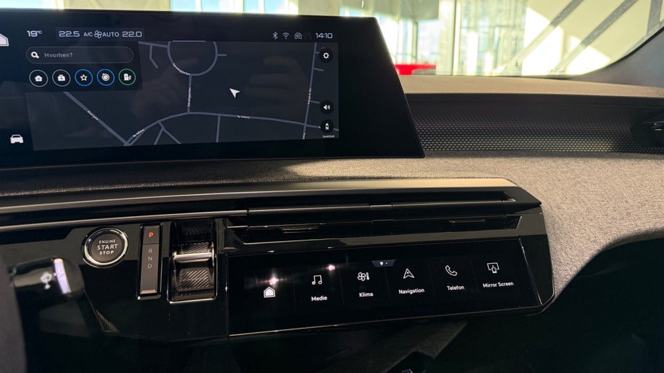 Peugeot e-3008 77 GT Pack 5d