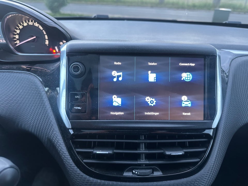 Peugeot 2008 1,6 BlueHDi 100 Allure Sky 5d