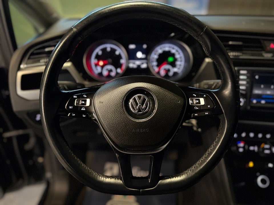 VW Touran 2,0 TDi 150 Comfortline DSG 7prs 5d