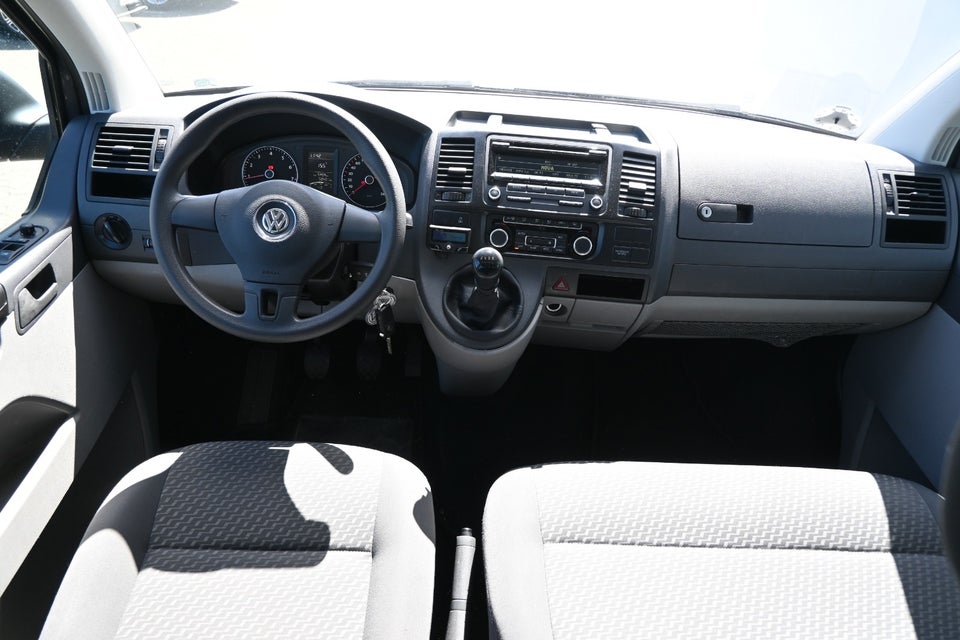 VW Caravelle 2,0 TSi 150 Trendline kort 4d