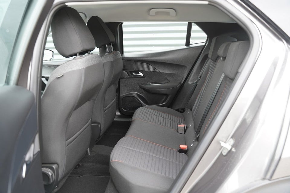 Peugeot 2008 1,2 PureTech 100 Active Pack 5d