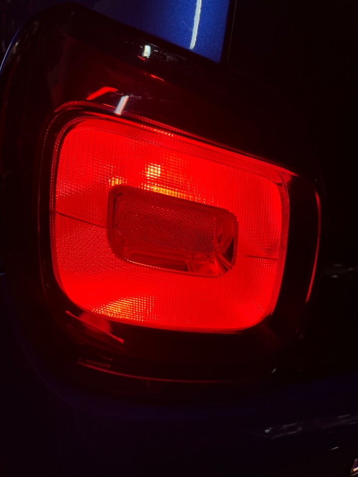 Citroën C1 1,0 VTi Attaque+ 5d