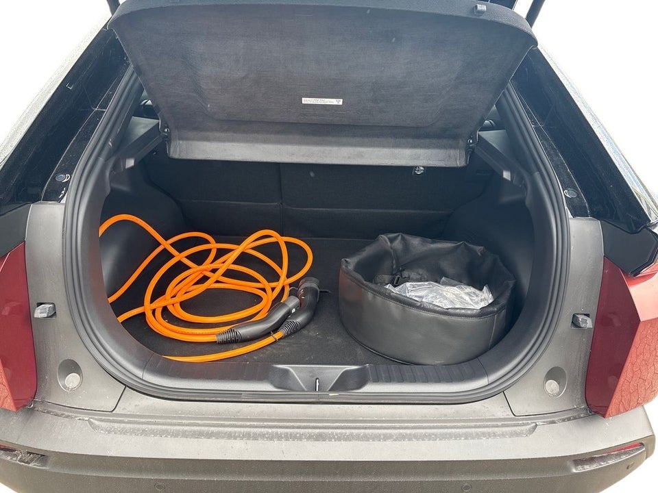 Toyota C-HR+ 77 Executive AWD 5d
