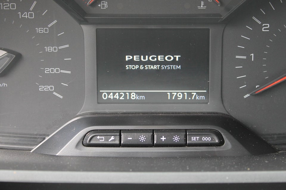 Peugeot Partner 1,5 BlueHDi 100 L1V1 Ultimate Van