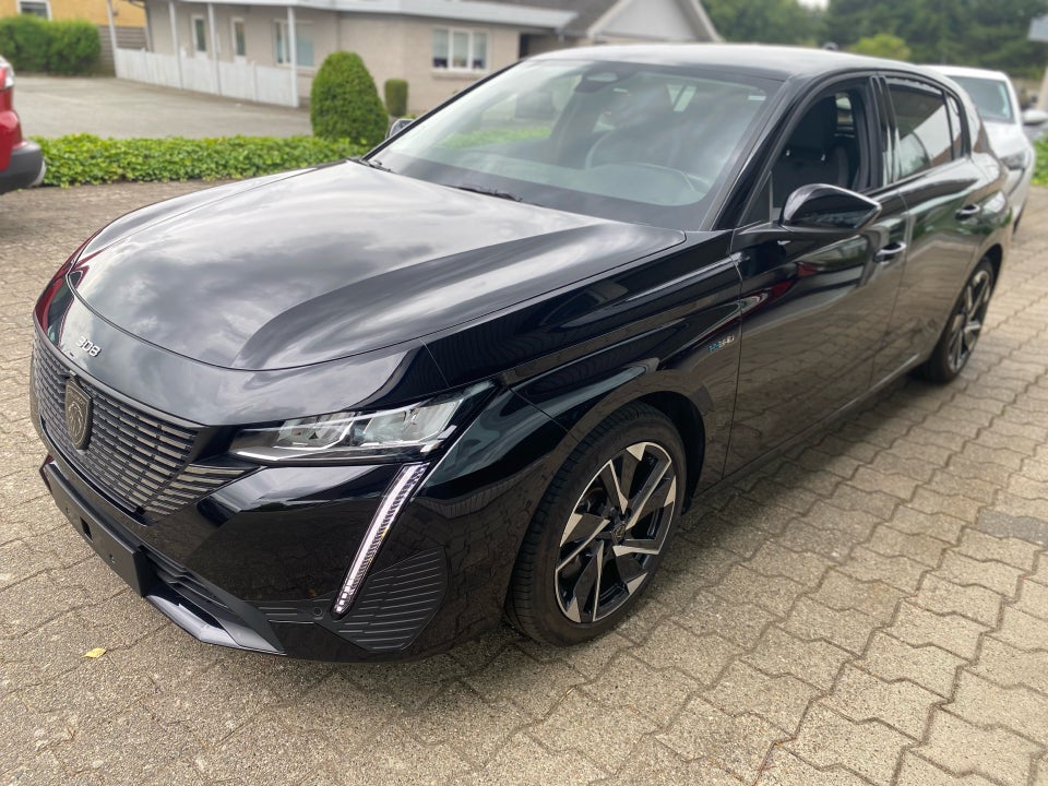Peugeot 308 1,6 Hybrid First Selection EAT8 5d