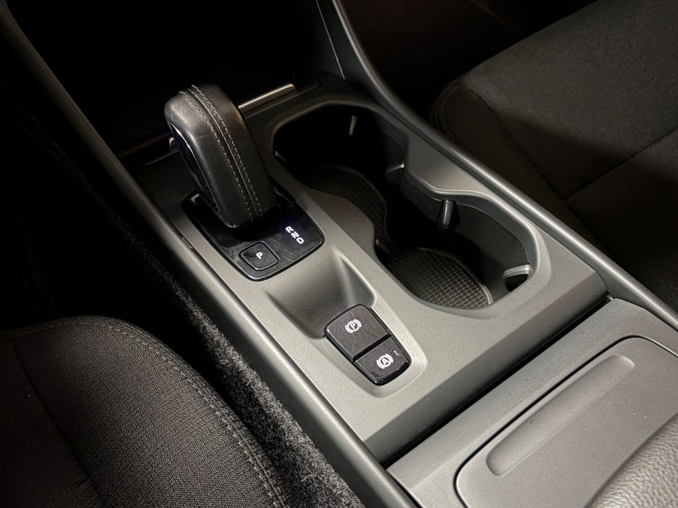 Volvo XC40 2,0 T4 190 Momentum aut. 5d