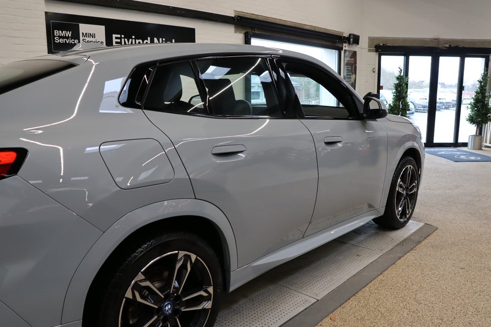BMW iX2 eDrive20 M-Sport Premium 5d