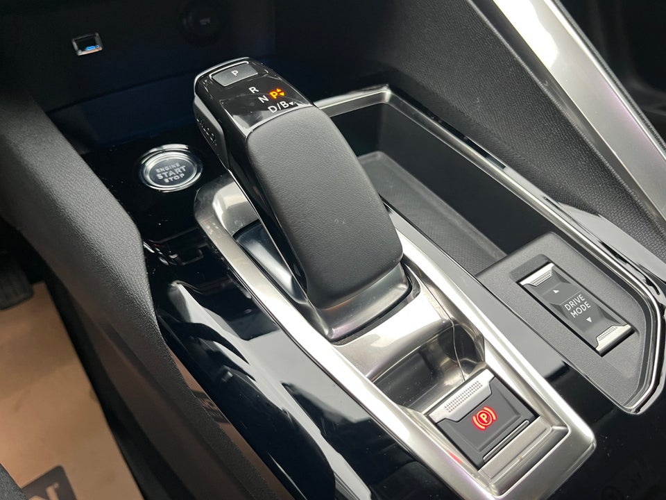 Peugeot 3008 1,6 Hybrid Allure Pack Limited EAT8 5d