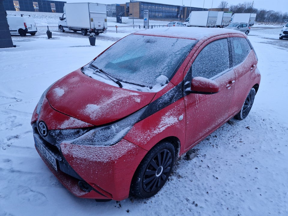 Toyota Aygo 1,0 VVT-i x-play x-touch 5d